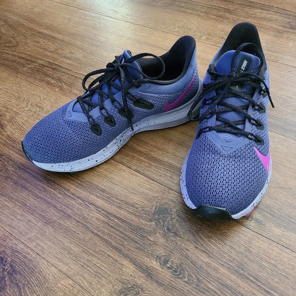 Womens Nike Quest 2